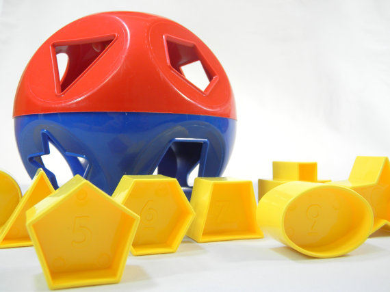 tupperware shape sorter age