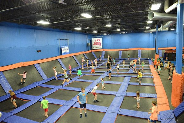 sky zone indoor trampoline park6